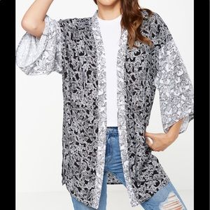 Cotton On black and white kimono